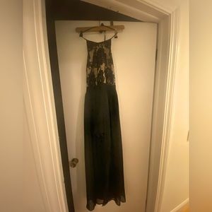 Black Party dress with embroid and a short very pretty